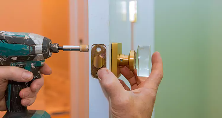 Broken Door Knob Fix in West Lealman, FL