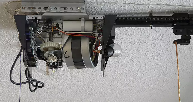 Garage Door Motor Replacement in West Lealman, FL